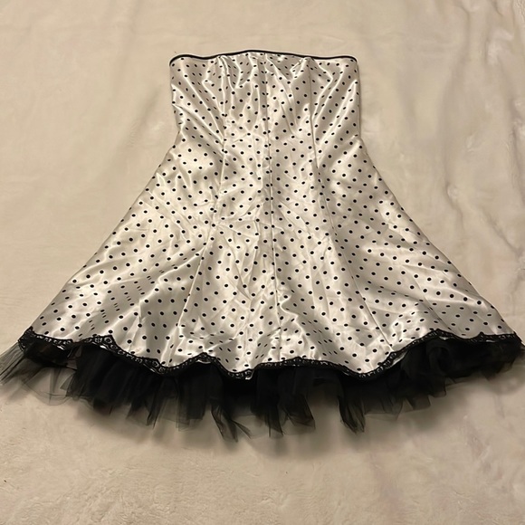 Jessica McClintock Dresses & Skirts - VINTAGE Jessica McClintock White Polkadot Dress size 7